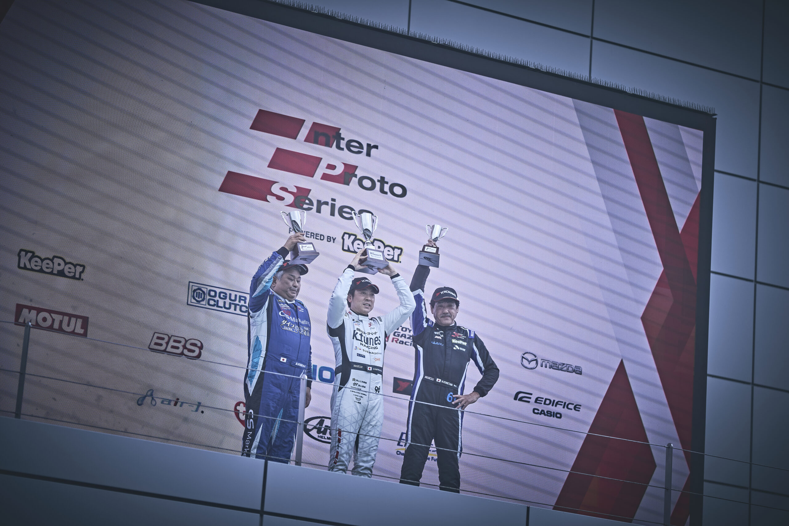 シーズン最終戦、末長選手が第5戦で優勝<br>阪口選手は雨の第6戦で6位に